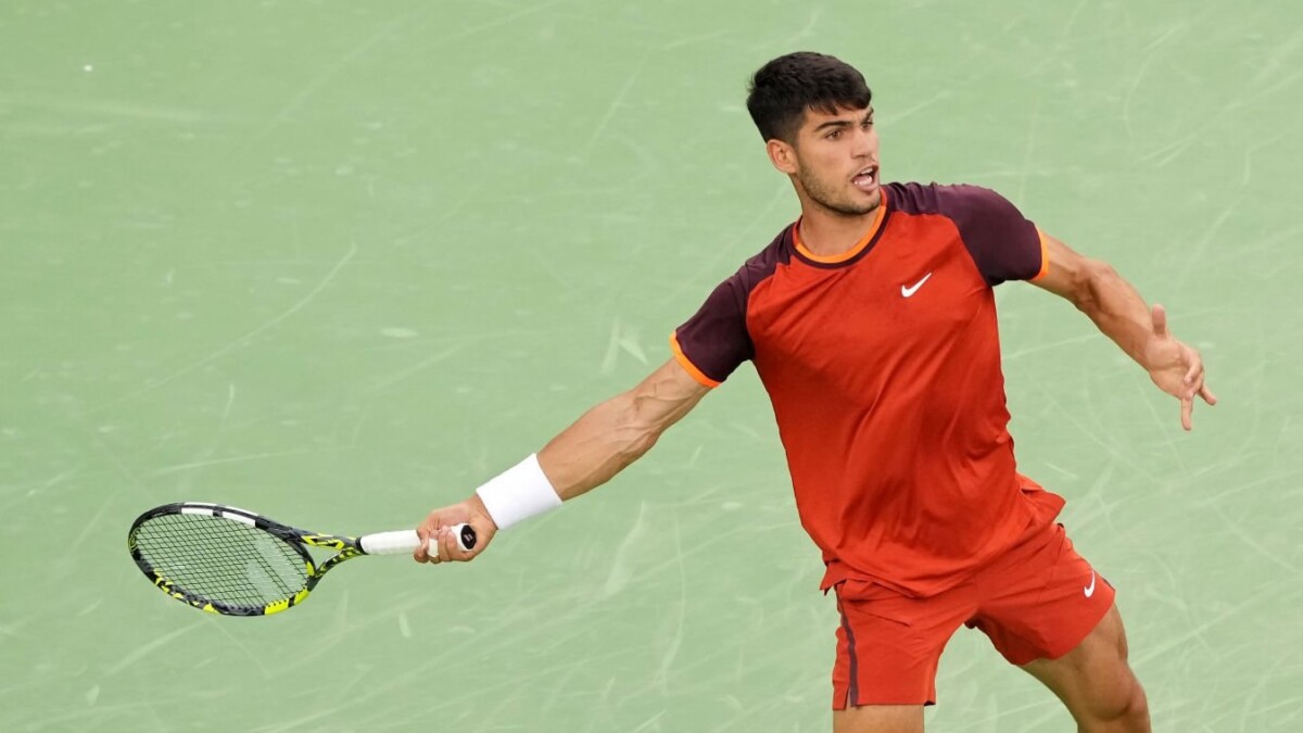Watch Carlos Alcaraz Breaks his Racquet in Frustration  
