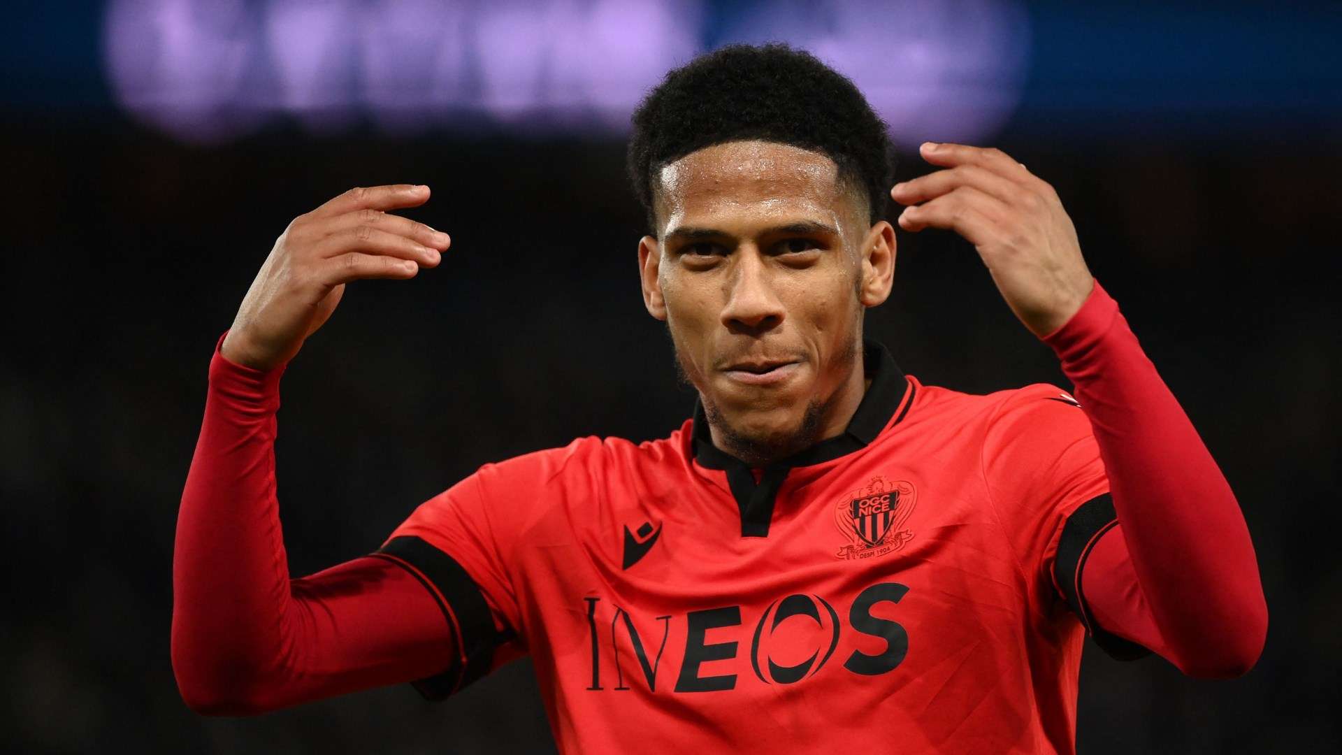 Man Utd transfers LIVE: Red Devils dealt blow as West Ham hijack deal for defensive target   Man Utd transfers LIVE: Red Devils dealt blow as West Ham hijack deal for defensive target