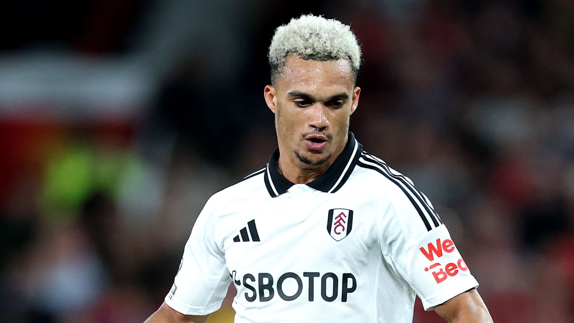 Jedi Robinson's game-winning assist sees Fulham best Leicester  