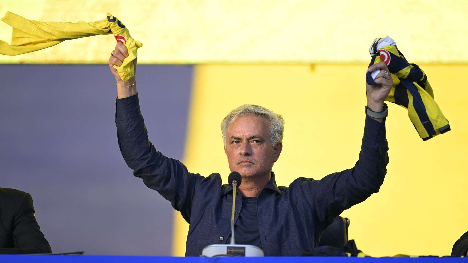 Mourinho issues touching message to Fenerbahce fans  