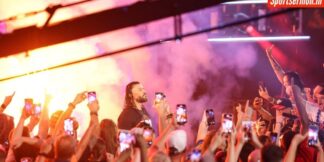 Roman Reigns appears on SmackDown, thrashes the whole Bloodline  