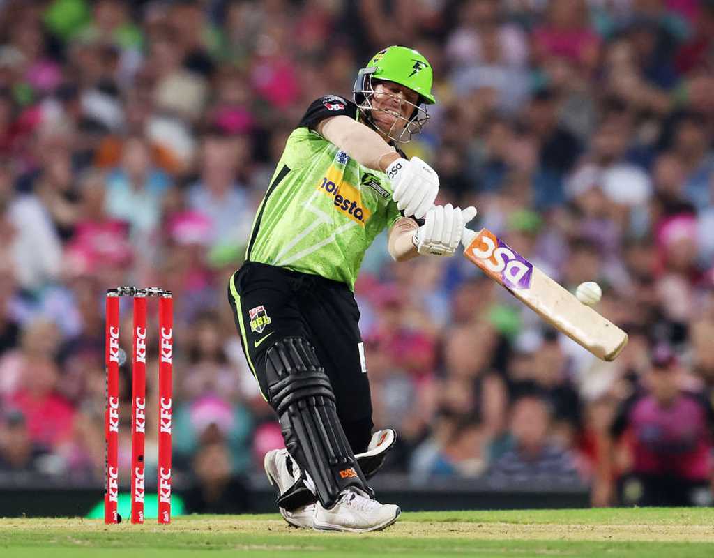 Warner pens two-year deal with Sydney Thunder; commits to entire season   Warner pens two-year deal with Sydney Thunder; commits to entire season