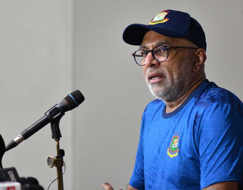 Hathurusingha keen to remain Bangladesh head coach   Hathurusingha keen to remain Bangladesh head coach