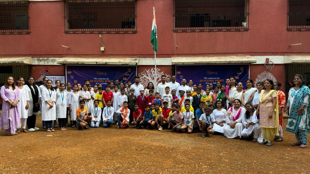 Pro Kabaddi Stars Pardeep and Maninder Take Part in Special Flag Hoisting Ceremony Ahead of PKL Season 11 Auction  