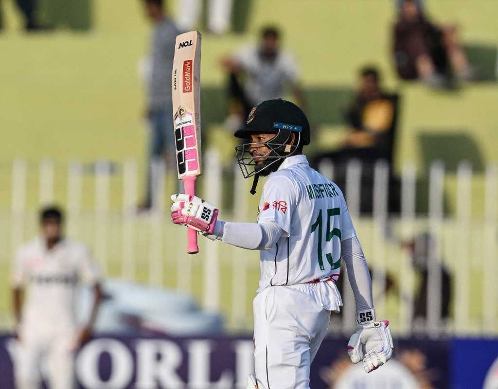 Rahim's ton helps Bangladesh reduce deficit   Rahim's ton helps Bangladesh reduce deficit