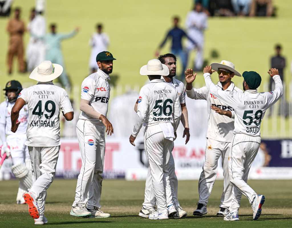 Pakistan push back after early Bangladesh defiance   Pakistan push back after early Bangladesh defiance