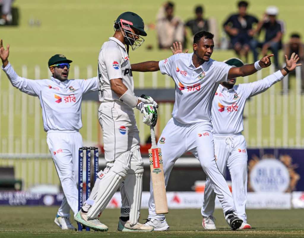 Ayub, Shakeel steady Pakistan after early wobble   Ayub, Shakeel steady Pakistan after early wobble