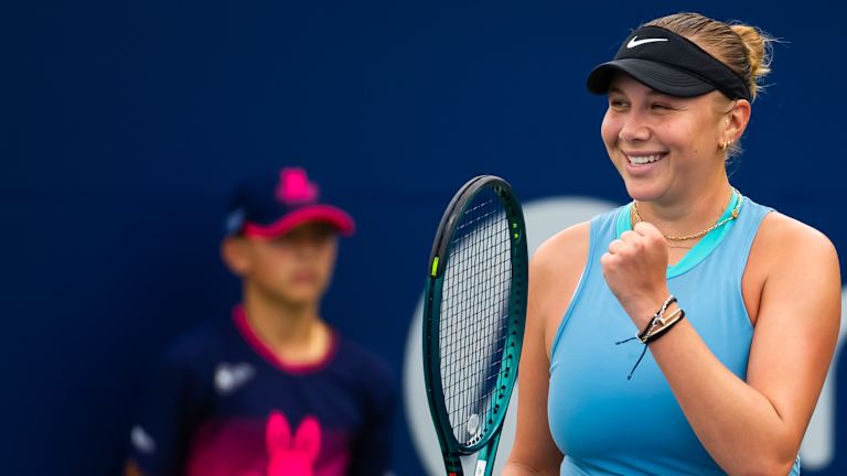 Anisimova upsets 2nd-seeded Aryna Sabalenka 6-2, 6-2 to reach Toronto semifinals  