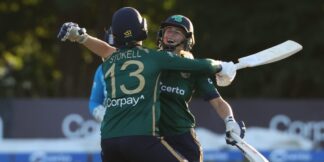 Ireland Stun England in Final-Ball Thriller to Secure Historic Victory  
