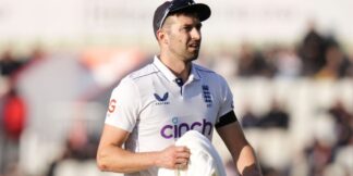 "Not Allowed to Lift my Kids" Mark Wood on His Shoulder Injury  