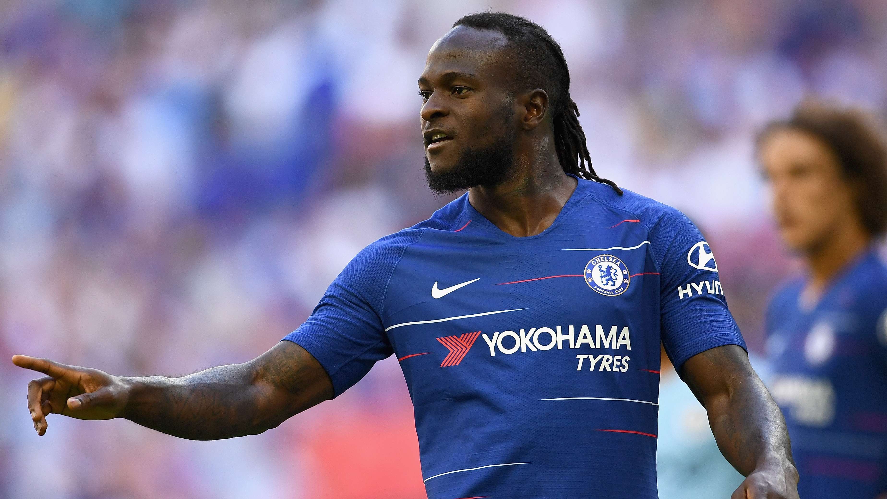 Ex-Chelsea star back 'from the dead' as fans react to shock transfer  