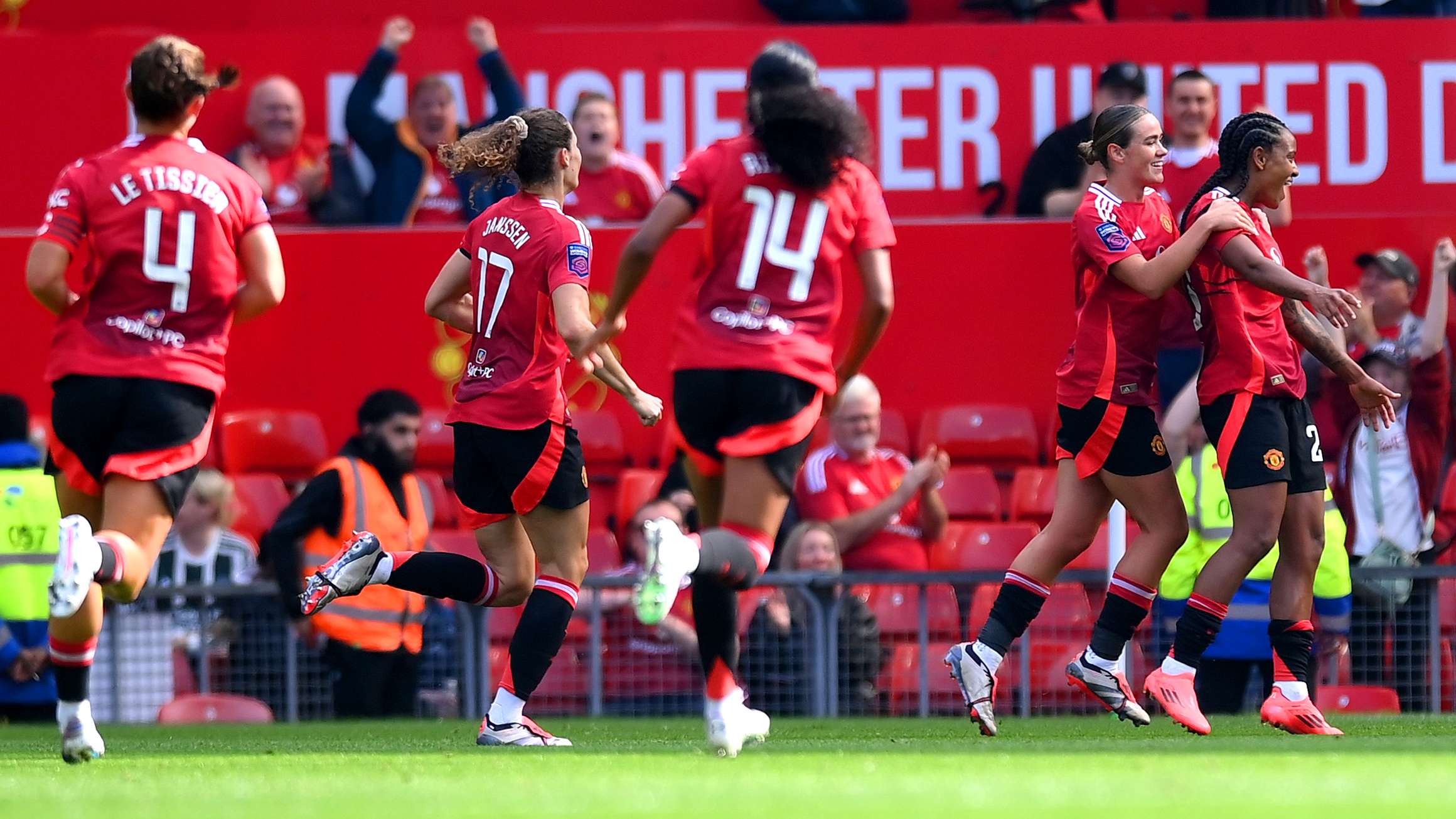 Man Utd make perfect start to WSL campaign against West Ham  