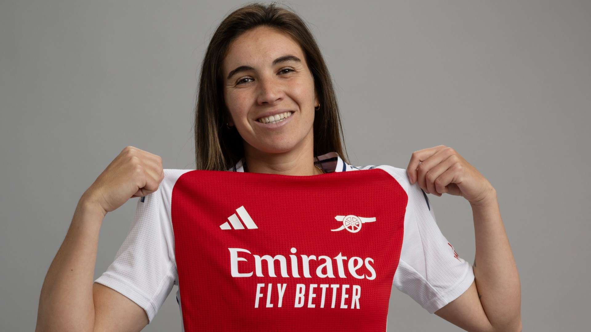 📽️ | Caldentey blown away by new Arsenal chant for her  