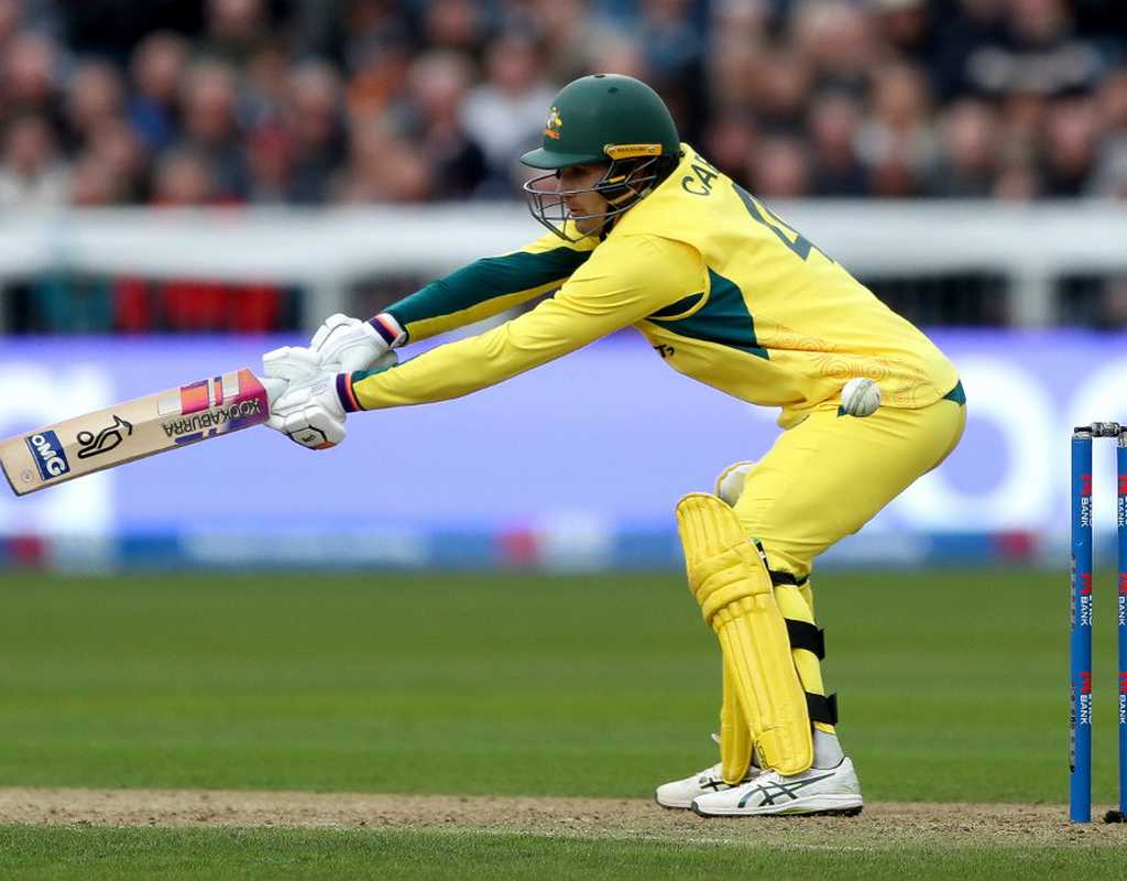 Death-over blitz takes Australia to 304/7  