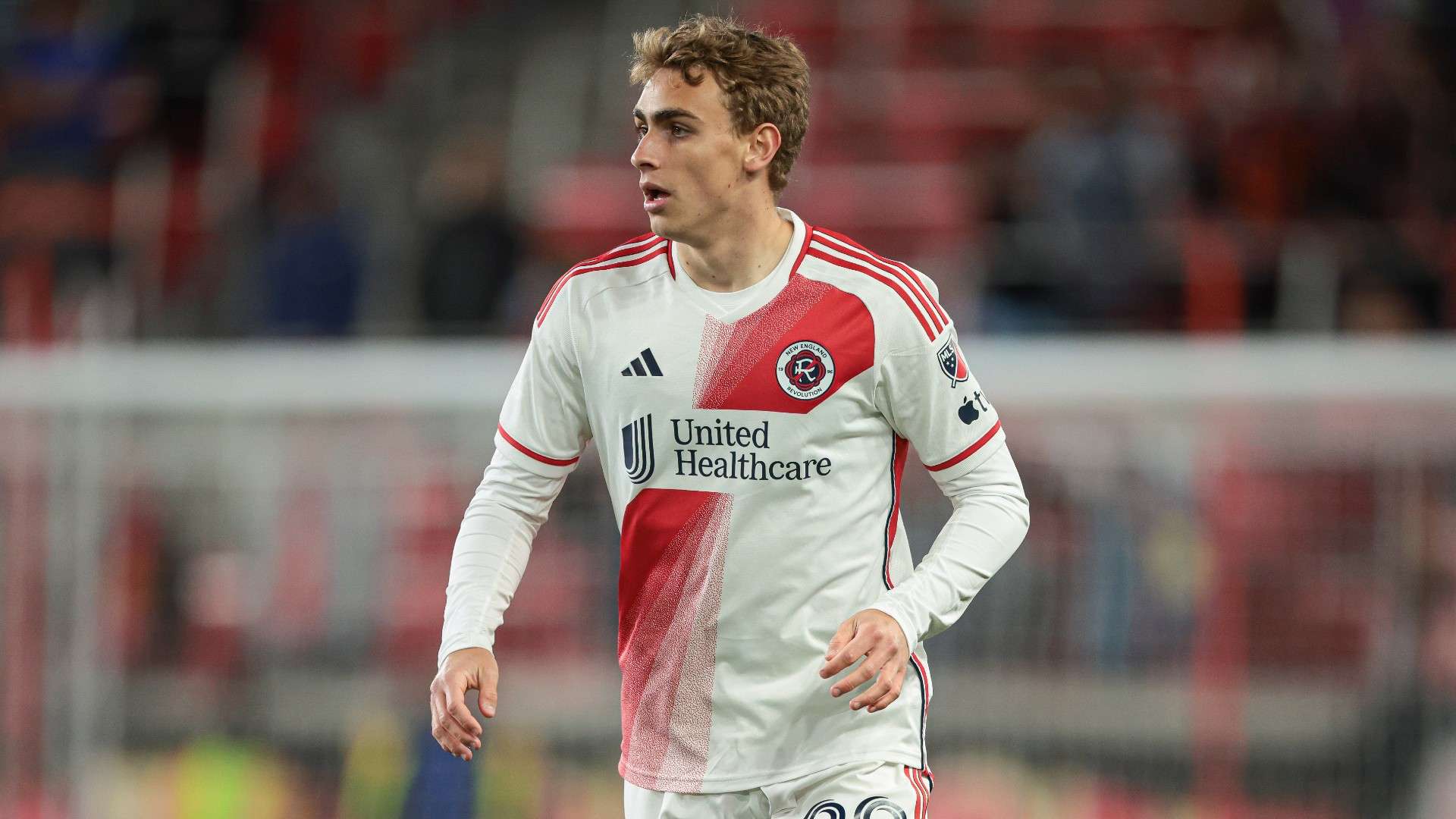 Buck completes loan move to Southampton  