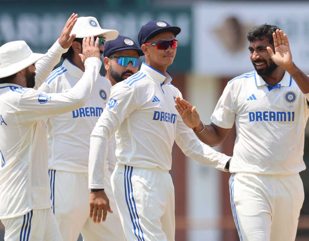 India in pole position after 17-wicket day in Chennai  