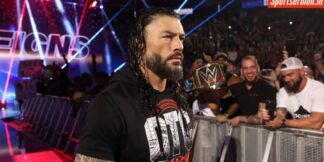 Roman Reigns offered alliance against The Bloodline by this WWE superstar  