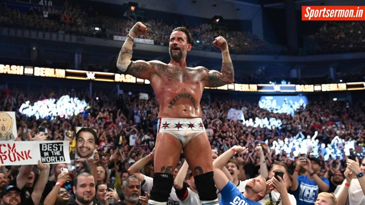 Fans applaud CM Punk for his first victory since WWE return against McIntyre  