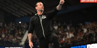 "If I have to ask you..." - CM Punk urges fans to not invade his privacy  
