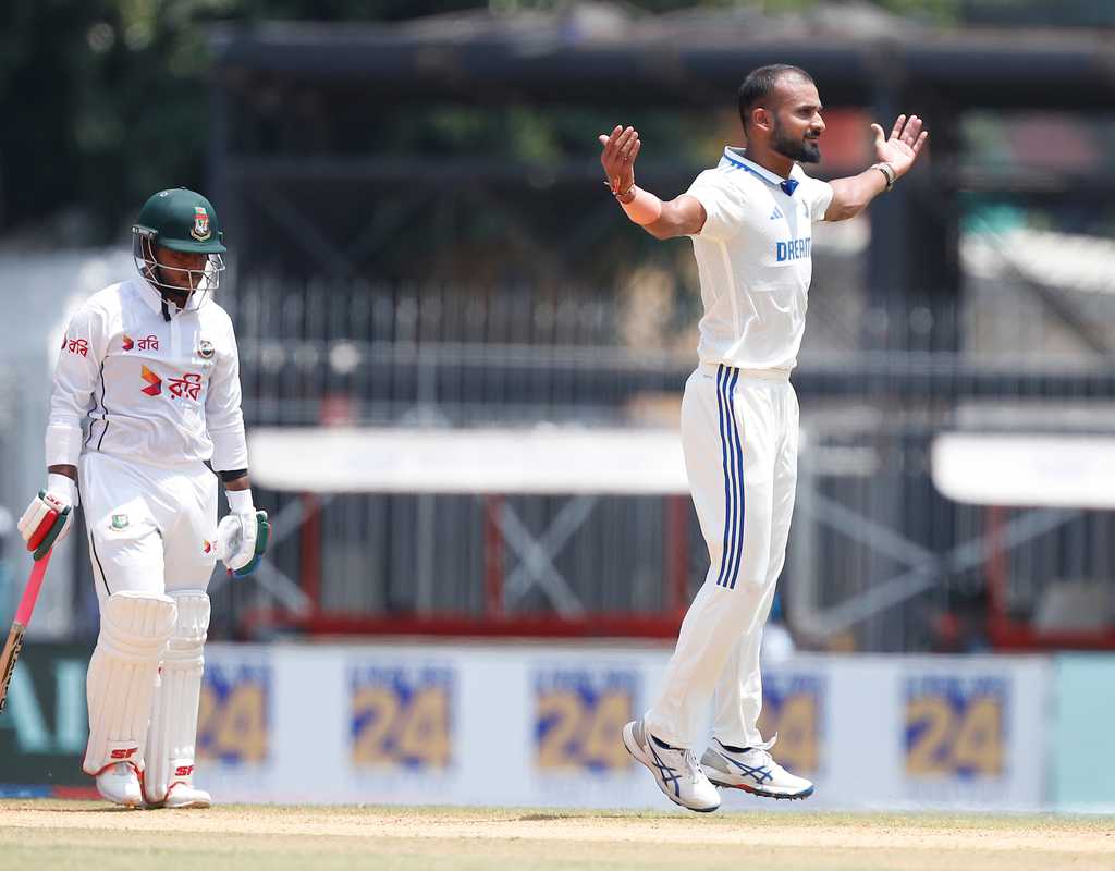 India strike early after finishing with 376  