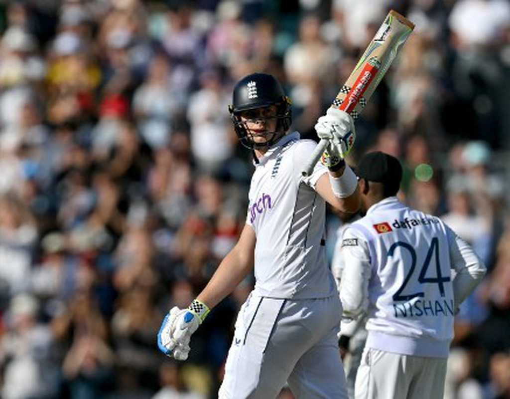 Vishwa, Kumara put SL on top despite Smith defiance   Vishwa, Kumara put SL on top despite Smith defiance