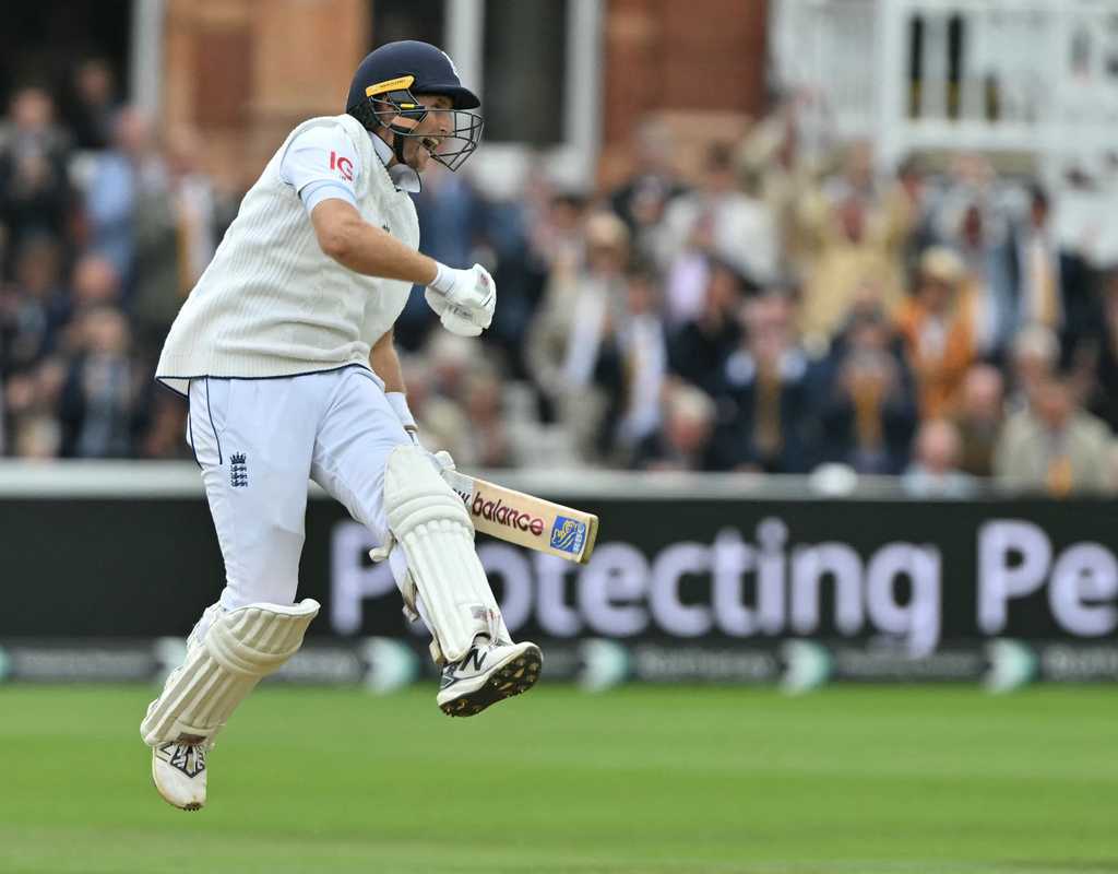 Root slams record ton; England set Sri Lanka a mammoth target  
