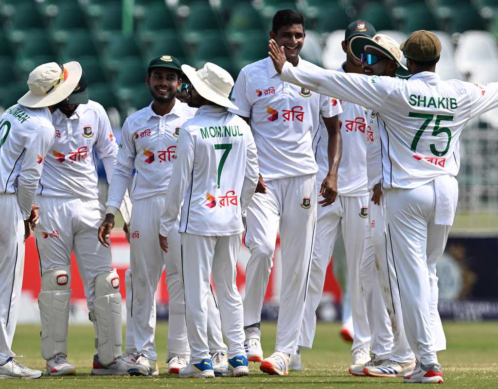 Nahid Rana rattles Pakistan with three wickets  