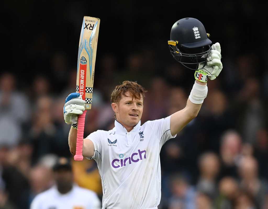 Pope, Duckett shine on truncated opening day  