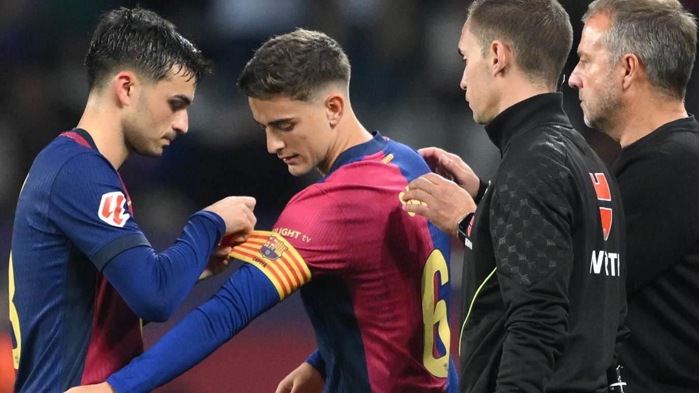 Gavi receives standing ovation & captain's armband on Barca return   Gavi receives standing ovation & captain's armband on Barca return