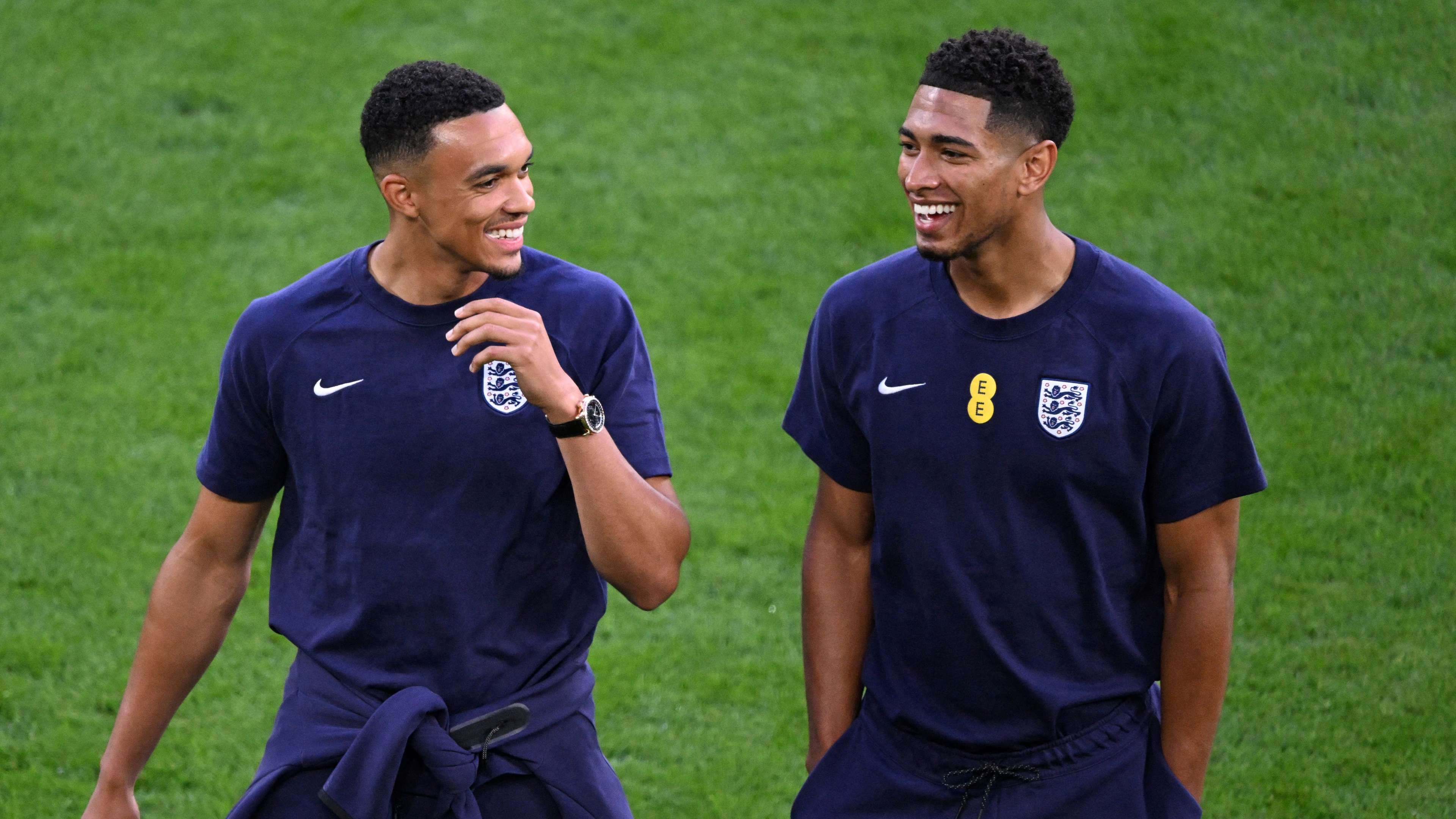 📽️ | Bellingham pranks Alexander-Arnold in birthday surprise  