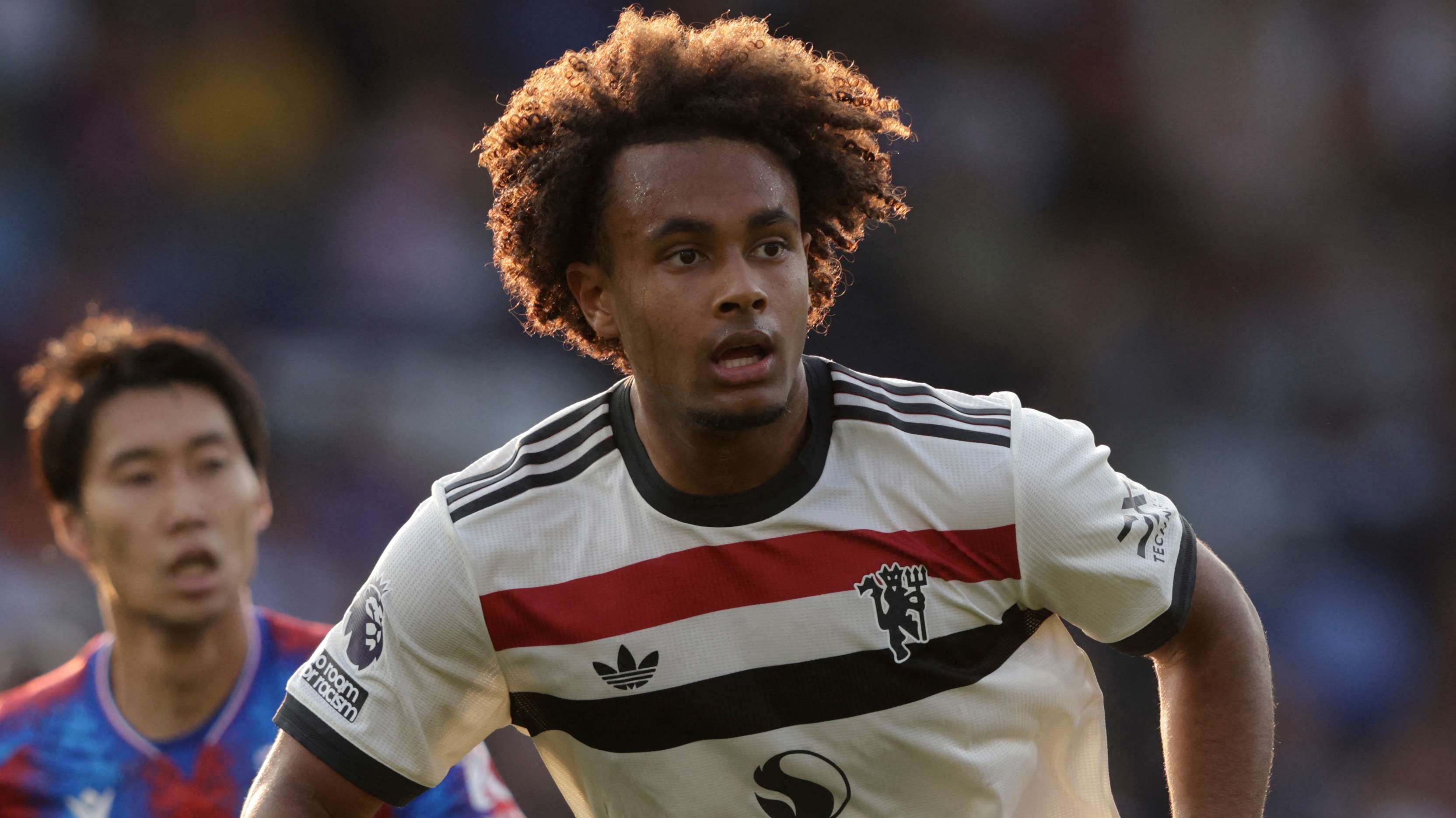 Zirkzee told he's 'too slow' for PL as Man Utd tipped to loan out £36m man  