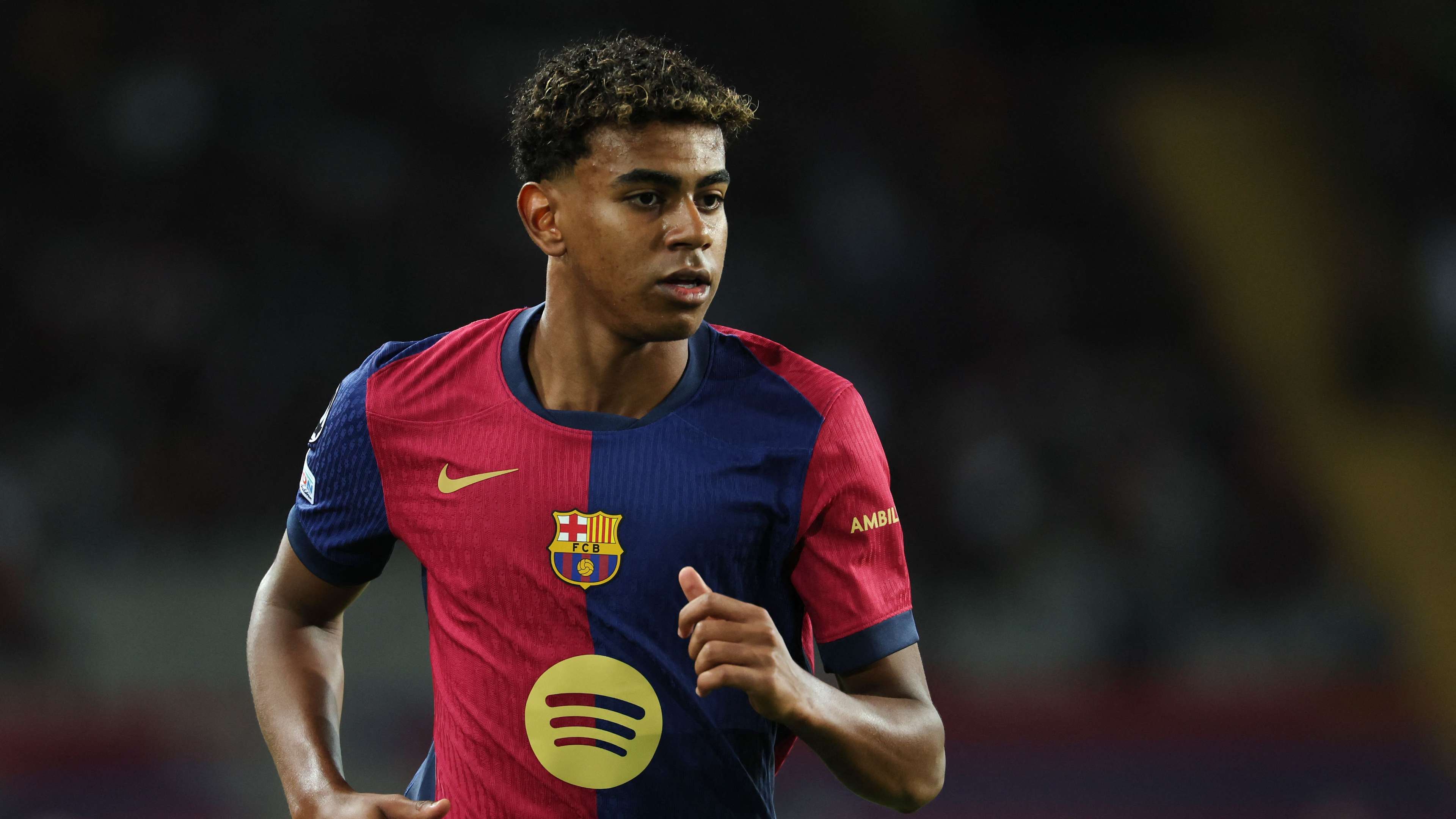 Spain boss issues defiant response over resting Yamal  