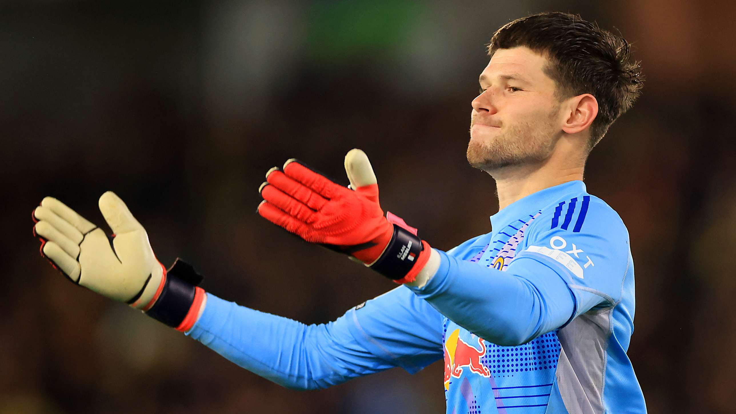 📽️ | Leeds 'keeper's horror error ends in freak last-second goal   📽️ | Leeds 'keeper's horror error ends in freak last-second goal