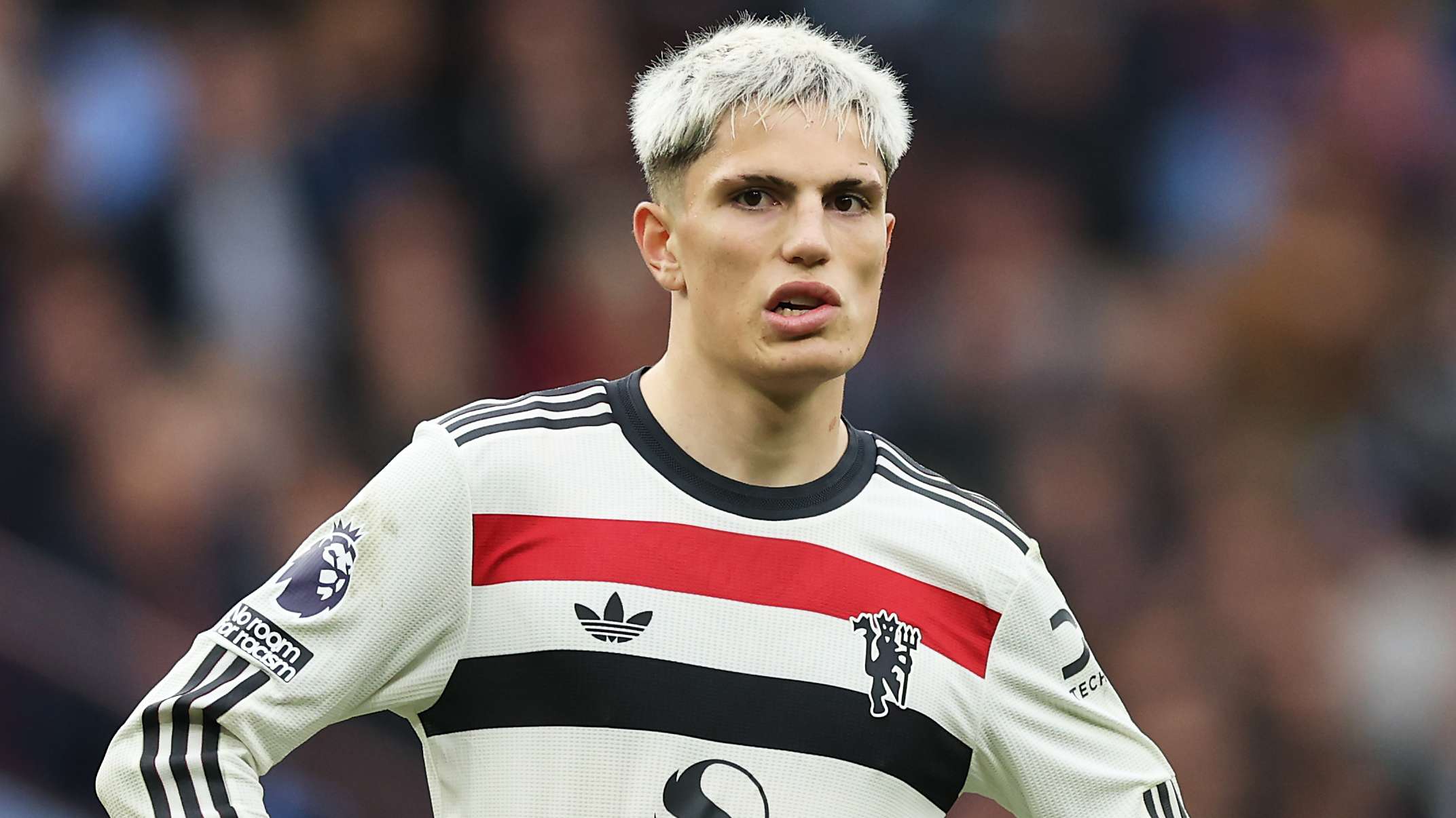 Garnacho forced to withdraw from Argentina squad due to knee issue   Garnacho forced to withdraw from Argentina squad due to knee issue