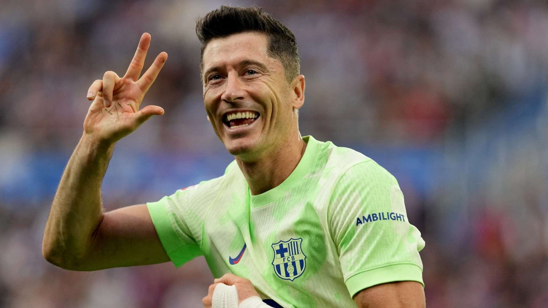 How fraudster conned Barca out of €1m in Lewandoswki deal  