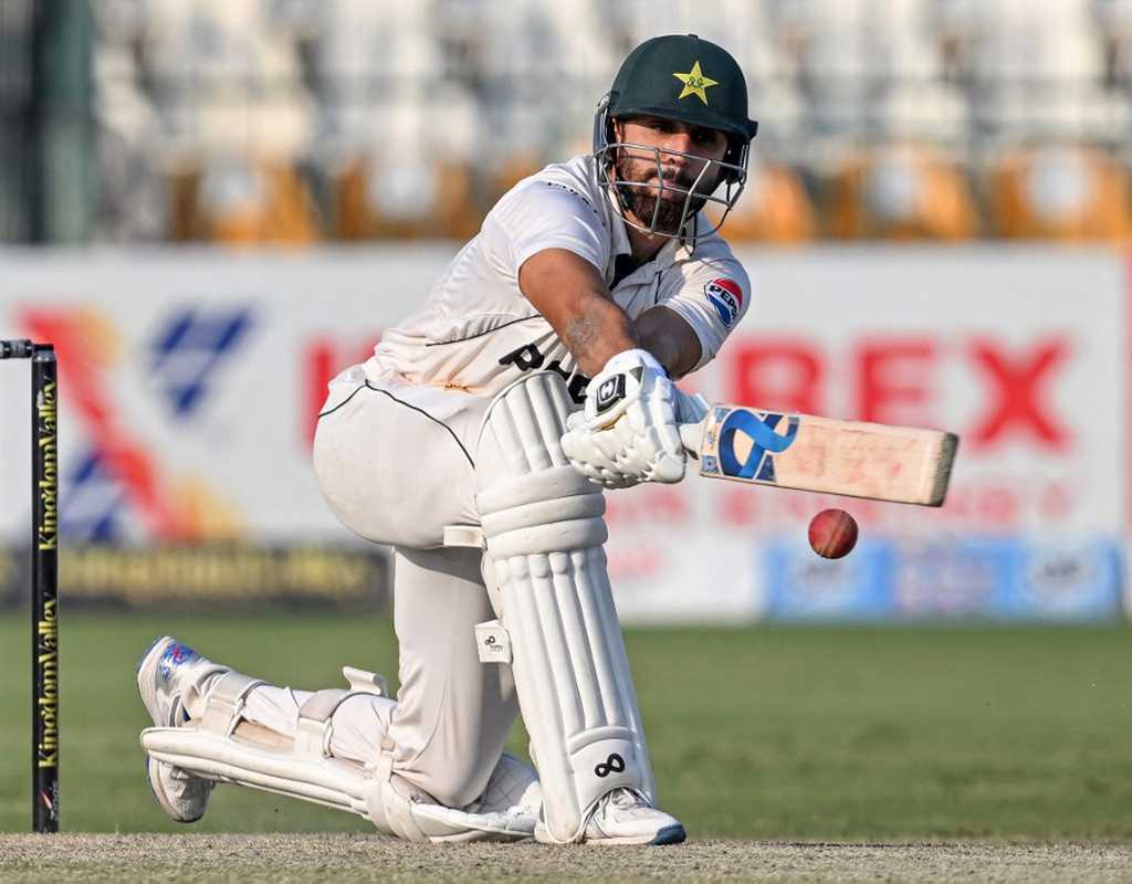 The familiar defiance of Agha Salman  