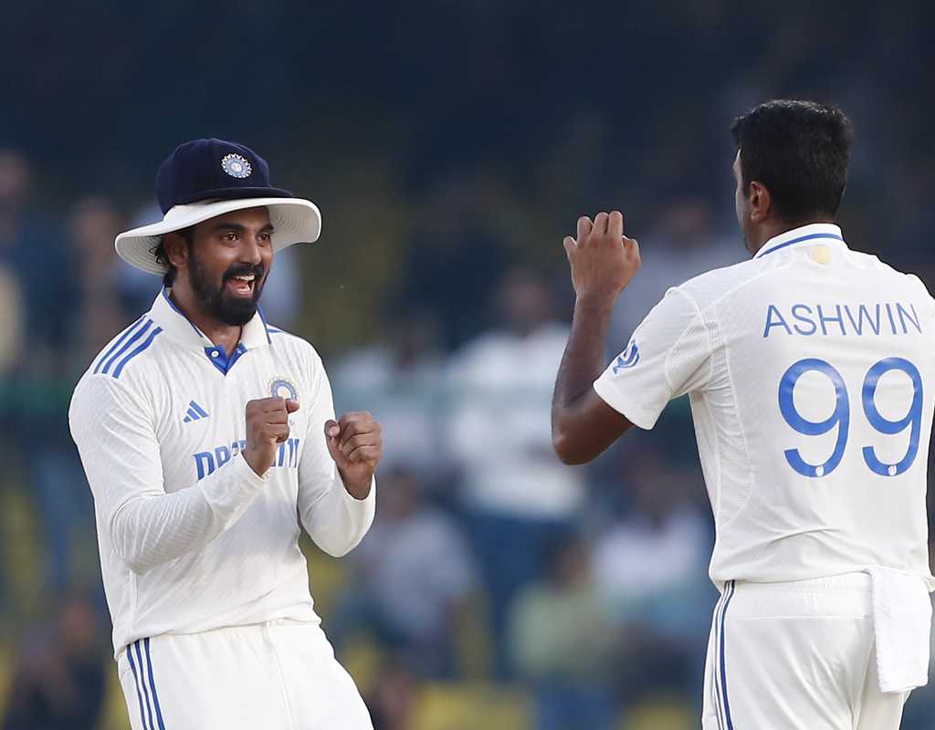 India attempt to make a match out of Kanpur damp squib  
