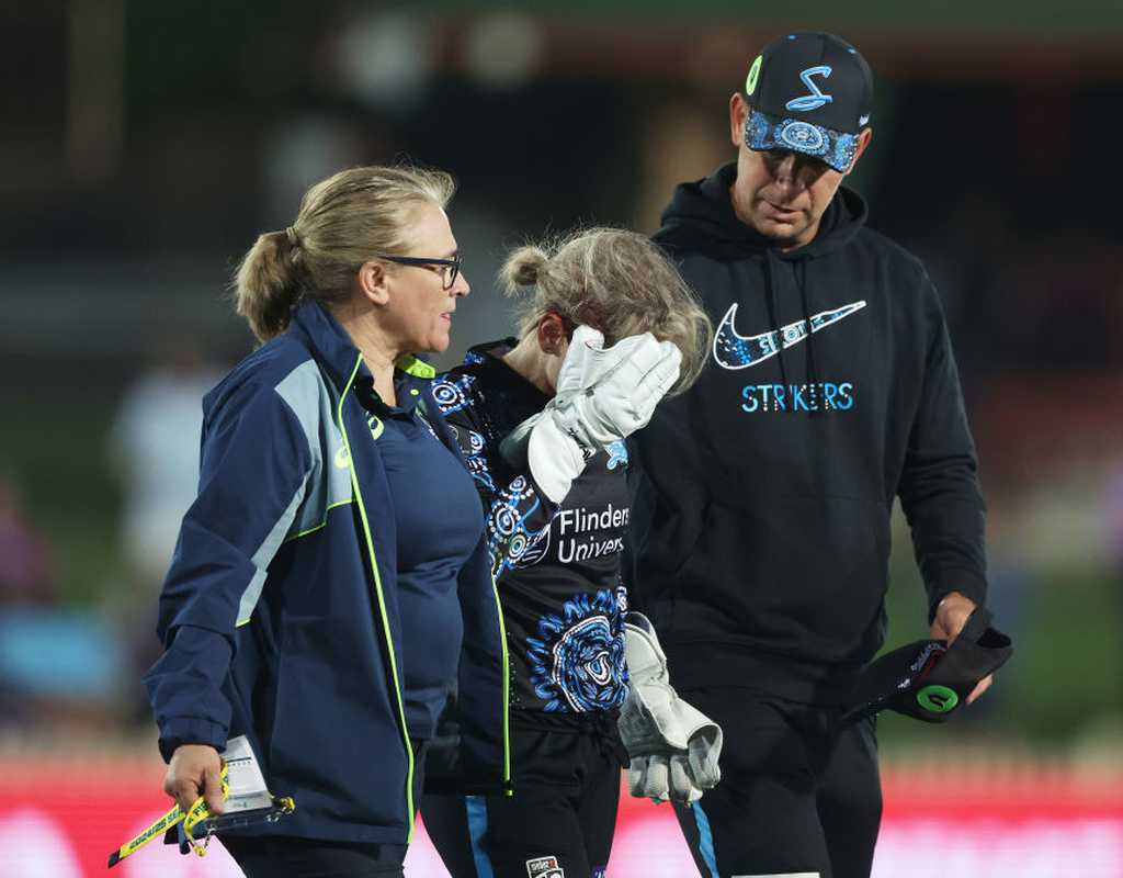 Patterson, Mushangwe star as Strikers get off the mark  