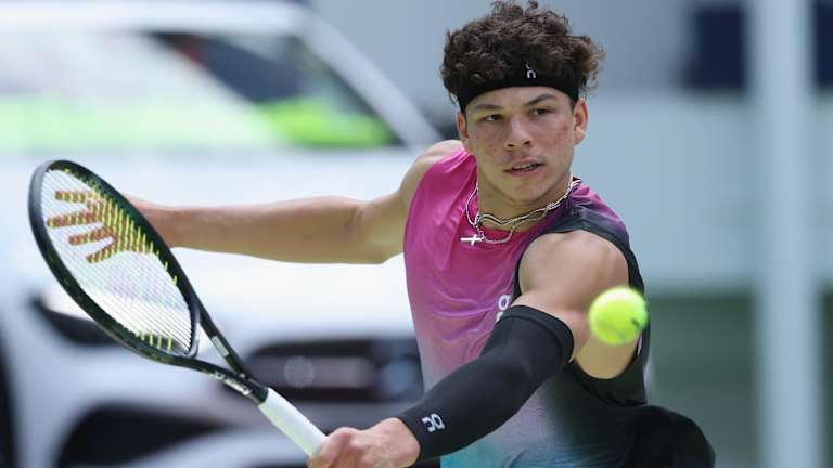 Intense focus helps Tomas Machac over finish line in Vienna, clinch Grigor Dimitov upset  