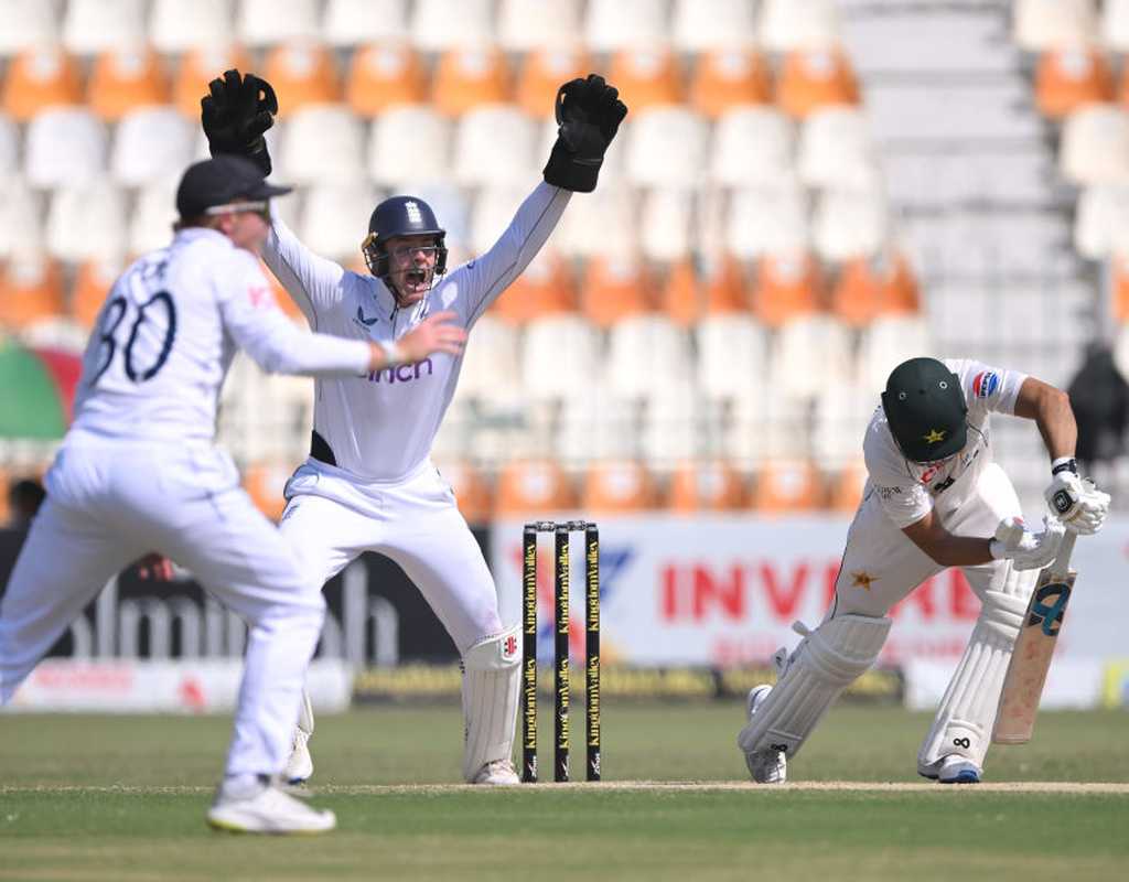 Leach bowls England to famous win   Leach bowls England to famous win
