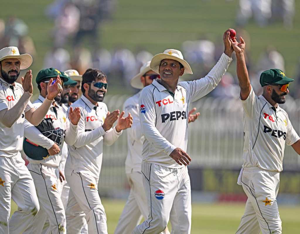 Spin twins bowl Pakistan to series win  