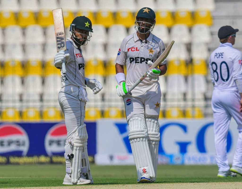 Masood, Shafique lead Pakistan's attacking start  