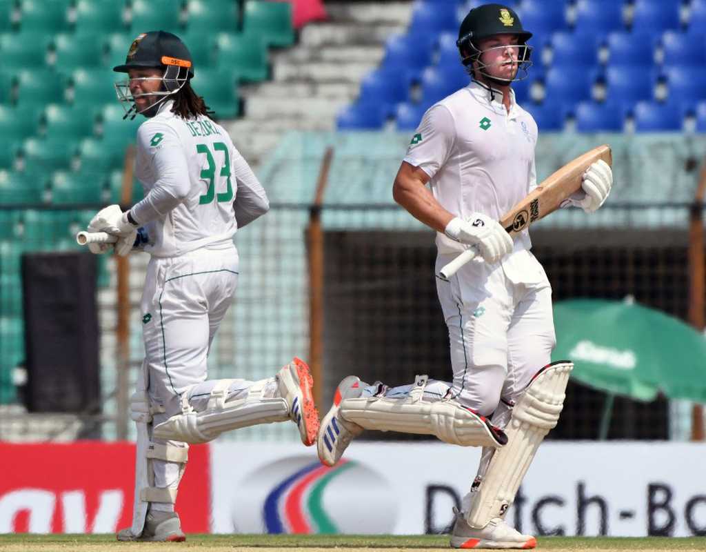 De Zorzi, Stubbs hit maiden tons as SA take early control  