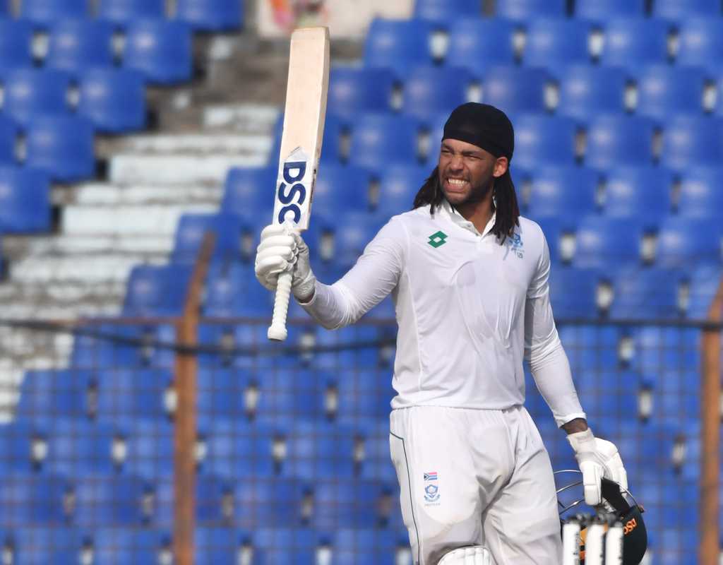 Tony de Zorzi's maiden ton puts Bangladesh under the pump  