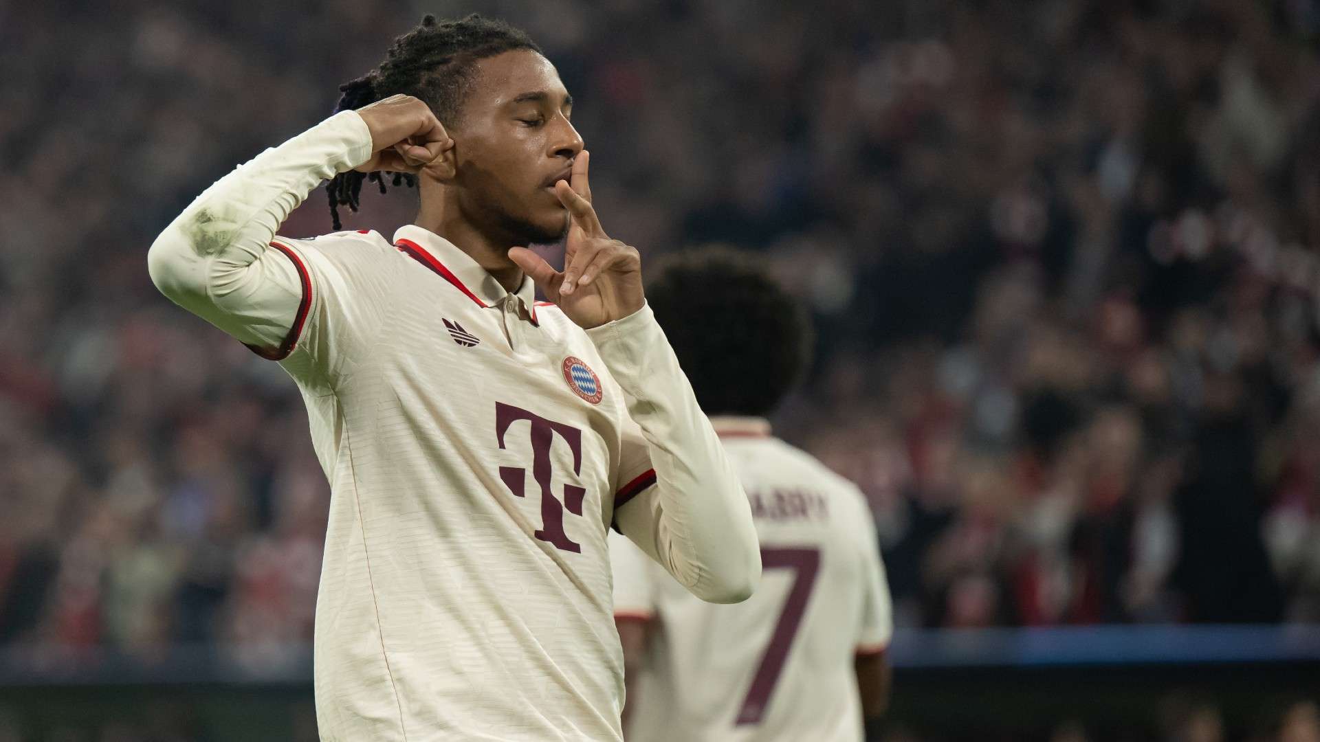 Middle finger to opposing fans? Bayern star stirs up controversy  