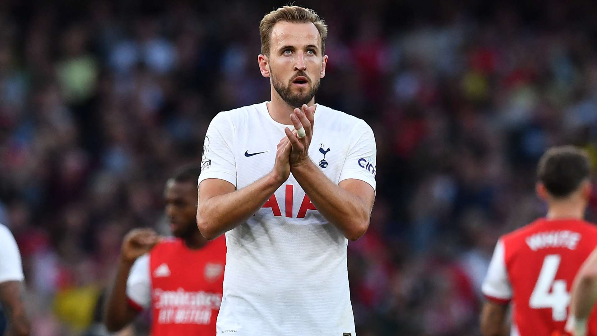 Kane's Tottenham exit left Berbatov 'crying'  