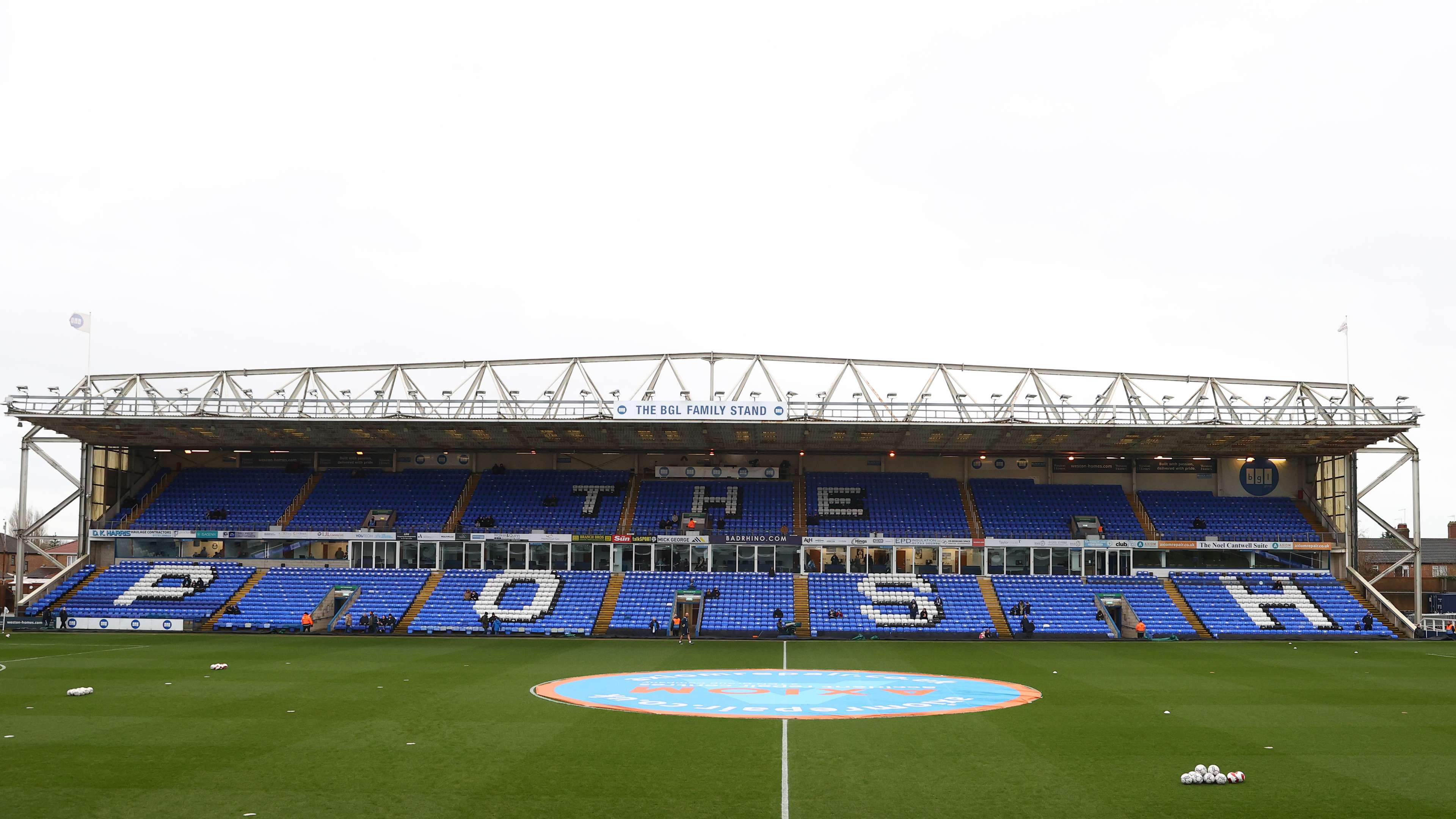 'Another bone has grown!' - Striker suffers freak injury  