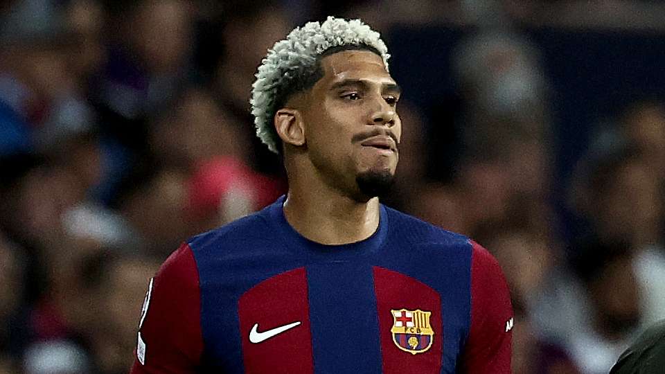 Araujo's Barca future becomes clearer amid contract uncertainty   Araujo's Barca future becomes clearer amid contract uncertainty