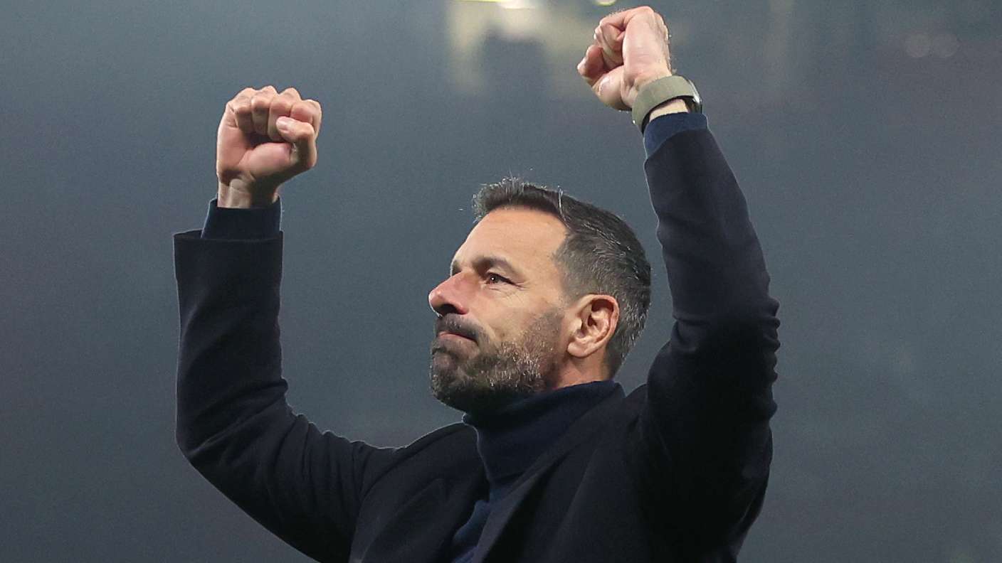 Van Nistelrooy explains wild celebration for Fernandes penalty  