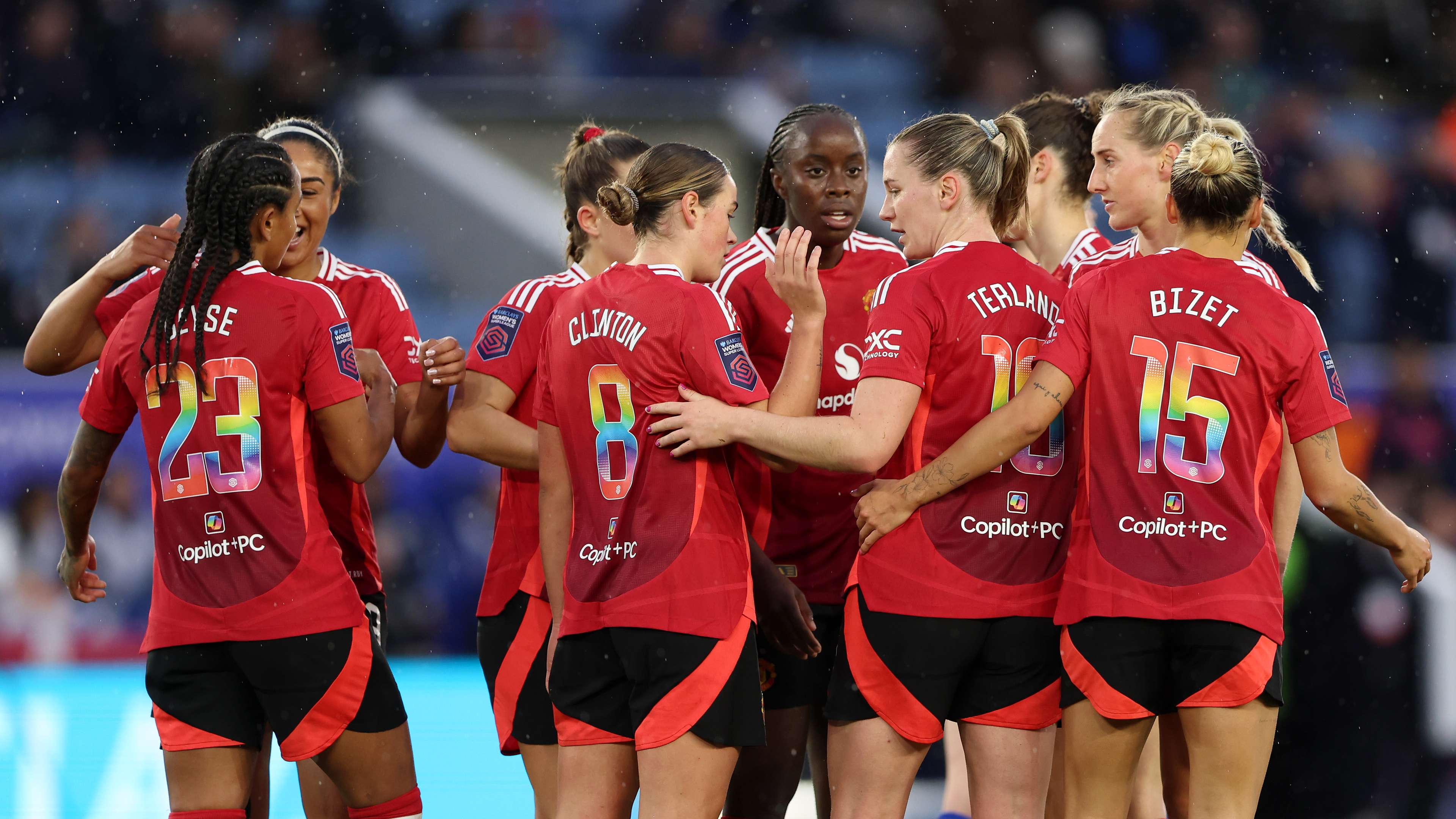 Man Utd back on track as Terland & Bizet down Leicester  